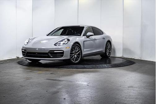 2022 Porsche Panamera