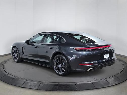 2024 Porsche Panamera 