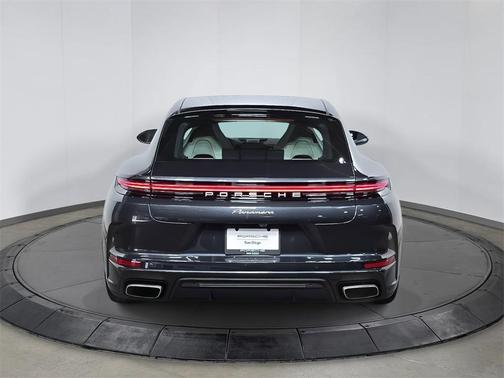 2024 Porsche Panamera 