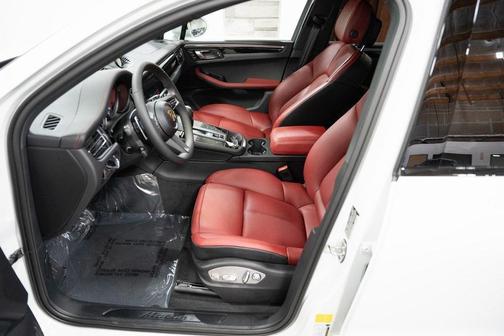 2024 Porsche Macan 
