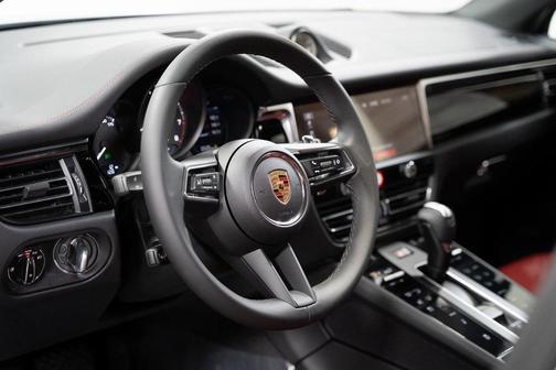 2024 Porsche Macan 