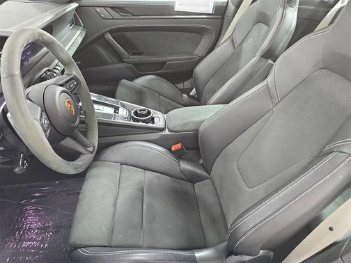 2024 Porsche 911 Carrera GTS