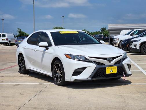 2019 Toyota Camry SE