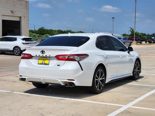 2019 Toyota Camry SE