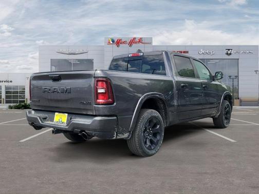 Granite Crystal Clearcoat Metallic 2026 RAM 1500 Big Horn/Lone Star