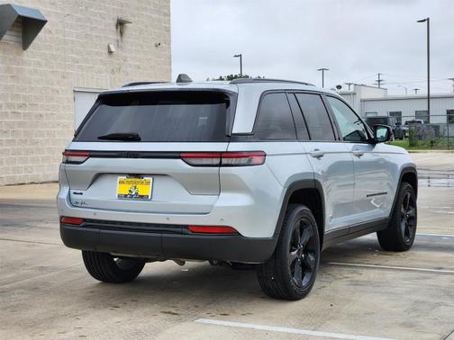2023 Jeep Grand Cherokee Altitude