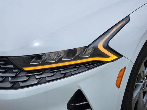 2022 Kia K5 LXS