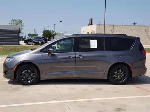 2020 Chrysler Pacifica Touring-L Plus