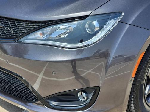 2020 Chrysler Pacifica Touring-L Plus