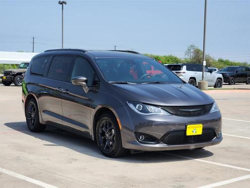 2020 Chrysler Pacifica Touring-L Plus