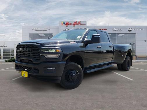 Diamond Black 2026 RAM 3500 Tradesman