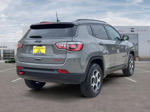 Sting Gray Clearcoat 2022 Jeep Compass Trailhawk