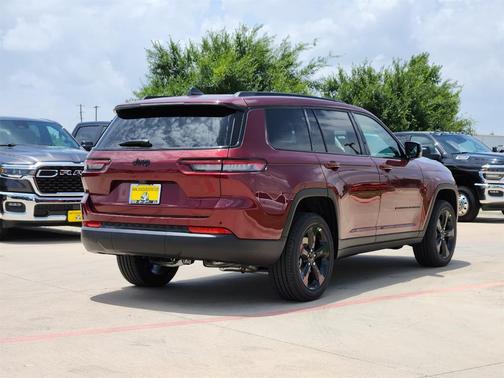2025 Jeep Grand Cherokee L Laredo