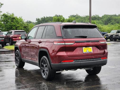 2025 Jeep Grand Cherokee Laredo