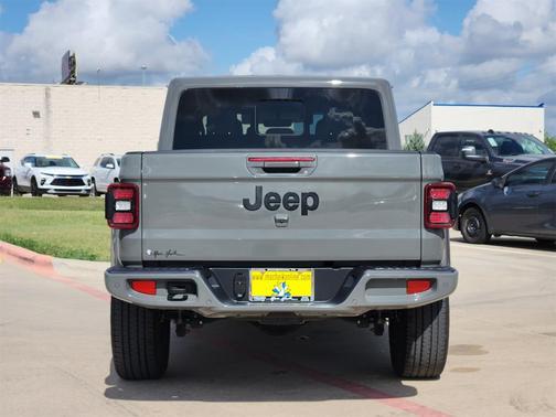 2022 Jeep Gladiator Overland