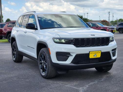 2025 Jeep Grand Cherokee Laredo