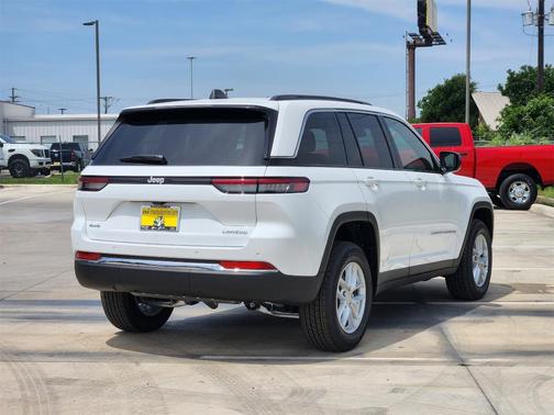 2025 Jeep Grand Cherokee Laredo X
