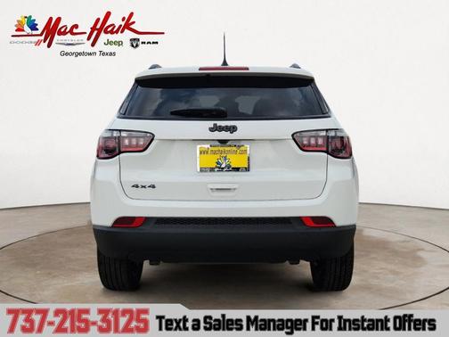 Bright White Clearcoat 2026 Jeep Compass Latitude