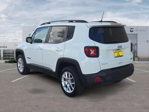 Alpine White Clearcoat 2022 Jeep Renegade Latitude