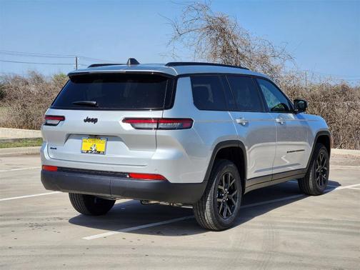 2025 Jeep Grand Cherokee L Laredo