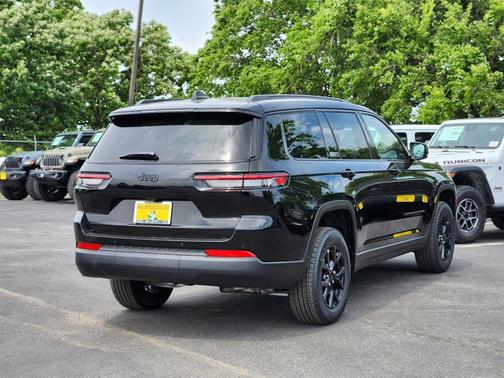 2025 Jeep Grand Cherokee L Laredo