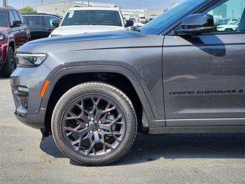 2025 Jeep Grand Cherokee Summit