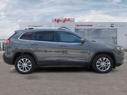 Sting Gray Clearcoat 2021 Jeep Cherokee Latitude Lux