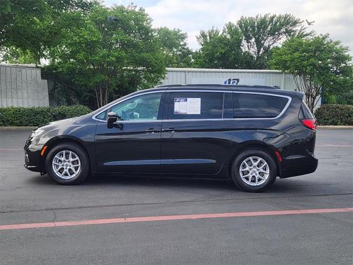 2022 Chrysler Pacifica Touring-L