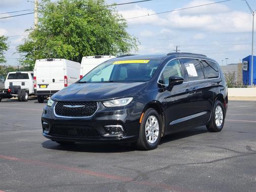 2022 Chrysler Pacifica Touring-L