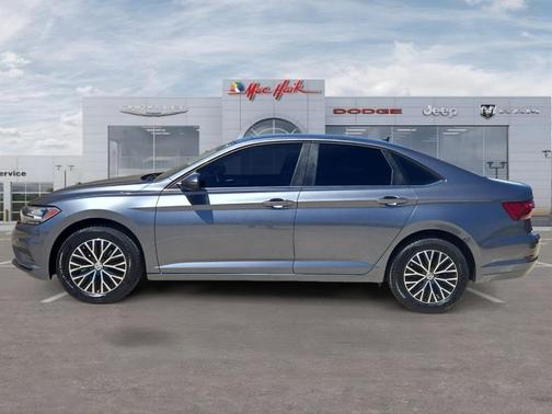Platinum Gray Metallic 2021 Volkswagen Jetta 1.4T SE