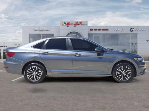 Platinum Gray Metallic 2021 Volkswagen Jetta 1.4T SE