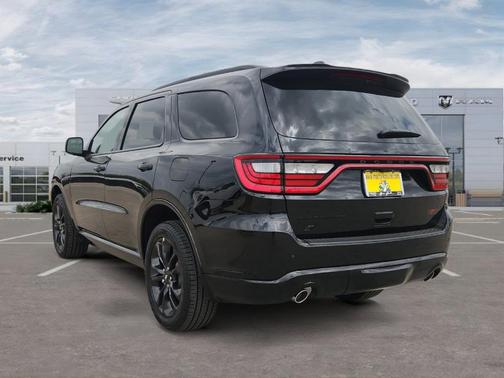 DB Black Crystal Clearcoat 2026 Dodge Durango GT