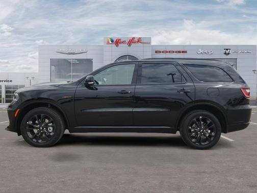 DB Black Crystal Clearcoat 2026 Dodge Durango GT