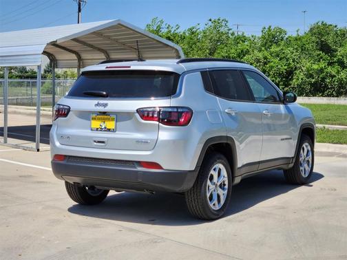 2025 Jeep Compass Latitude