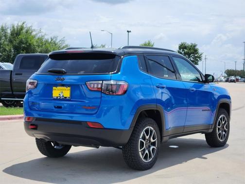 2025 Jeep Compass Trailhawk
