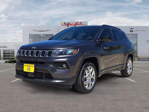 Granite Crystal Clearcoat Metallic 2023 Jeep Compass Latitude Lux