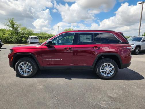 2025 Jeep Grand Cherokee Laredo X
