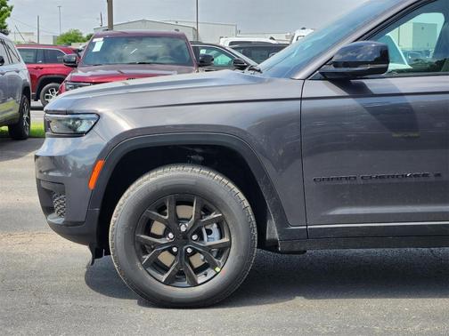 2025 Jeep Grand Cherokee L Laredo