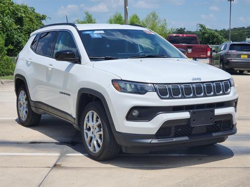 2022 Jeep Compass Latitude Lux