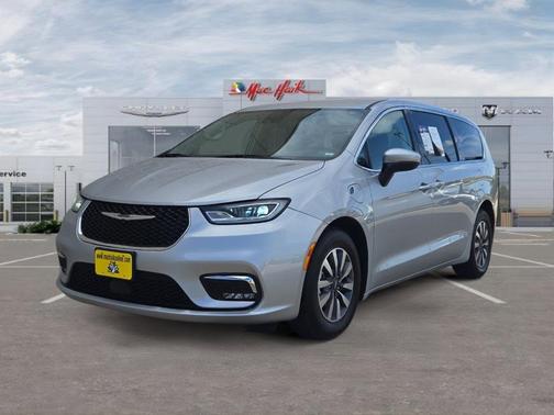 Silver Mist Clearcoat 2023 Chrysler Pacifica Hybrid Touring L