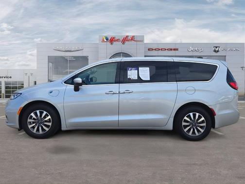 Silver Mist Clearcoat 2023 Chrysler Pacifica Hybrid Touring L