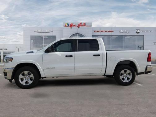 Bright White Clearcoat 2026 RAM 1500 Big Horn/Lone Star