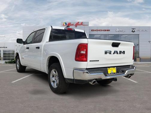 Bright White Clearcoat 2026 RAM 1500 Big Horn/Lone Star