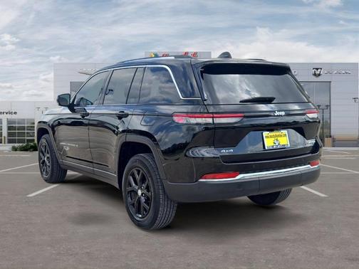 Diamond Black 2022 Jeep Grand Cherokee Limited