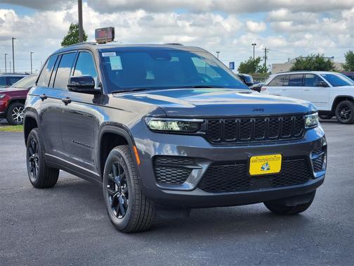 2025 Jeep Grand Cherokee Laredo