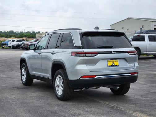 2025 Jeep Grand Cherokee Laredo X
