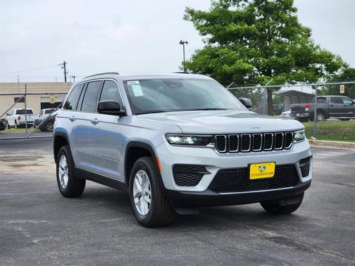 2025 Jeep Grand Cherokee Laredo X