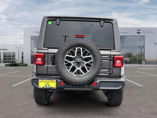 Granite Crystal Clearcoat Metallic 2026 Jeep Wrangler Sahara