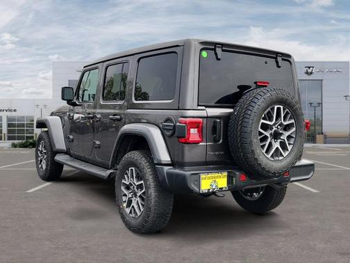 Granite Crystal Clearcoat Metallic 2026 Jeep Wrangler Sahara