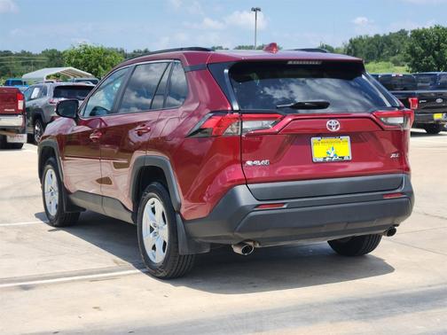 2020 Toyota RAV4 XLE